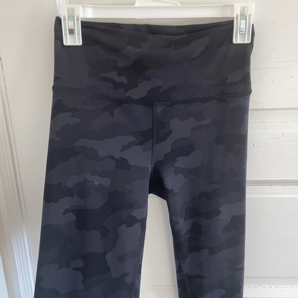 Lululemon wunder train black camo leggings